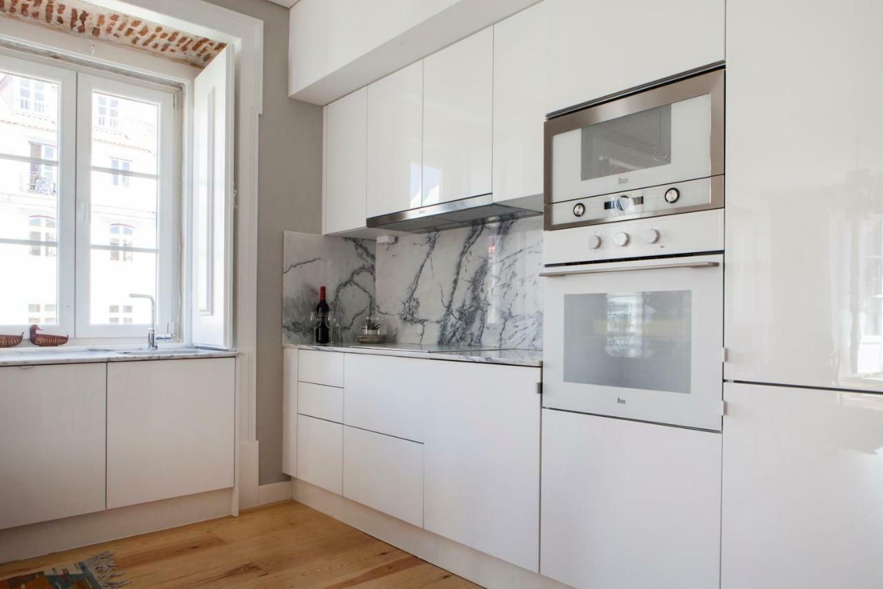 Appartement Alfama Sophisticate Flat With Balconies 2Bedrs 2Baths & Ac In 19Th Century Building Historic Center à Lisboa Extérieur photo