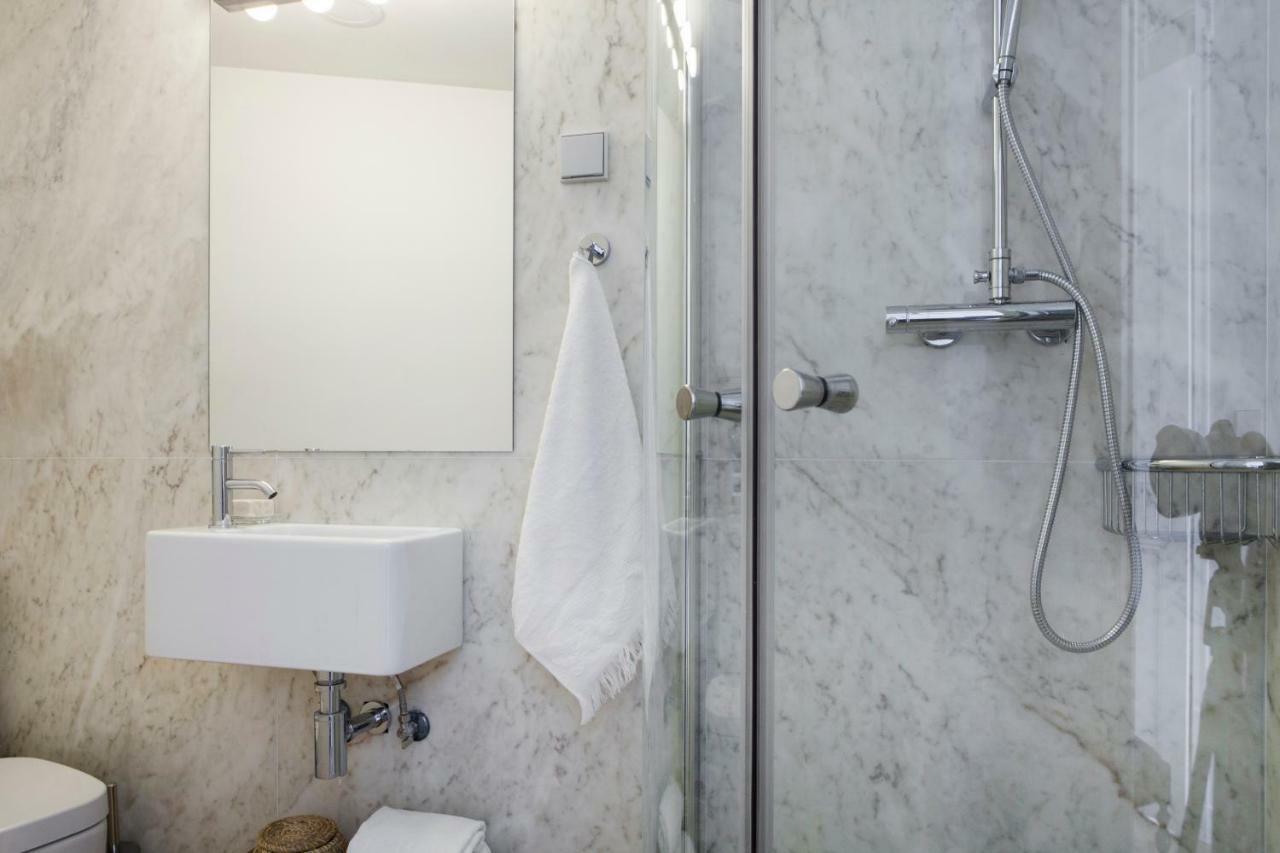 Appartement Alfama Sophisticate Flat With Balconies 2Bedrs 2Baths & Ac In 19Th Century Building Historic Center à Lisboa Extérieur photo